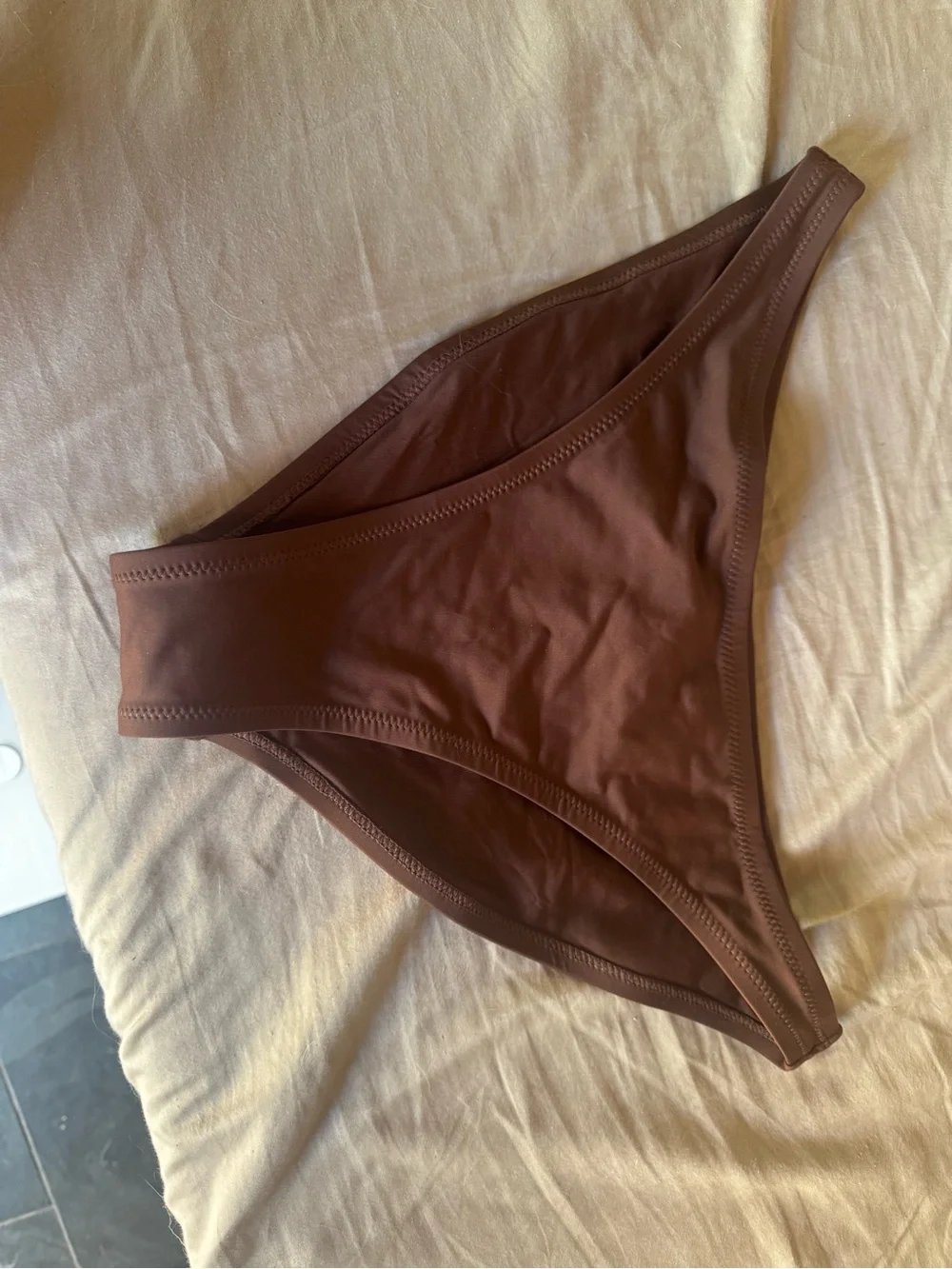 SKIMS **BOTTOM ONLY** cocoa, skims recycled swim mid coverage bottom
